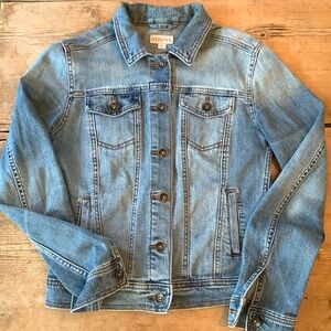 Stretch Denim jean jacket light weight medium indigo wash